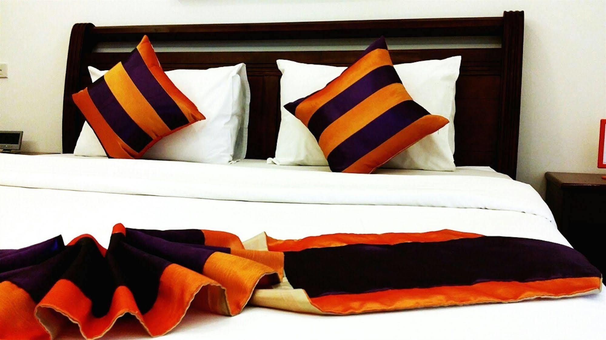 Studio Khon Kaen By Icheck Inn Extérieur photo